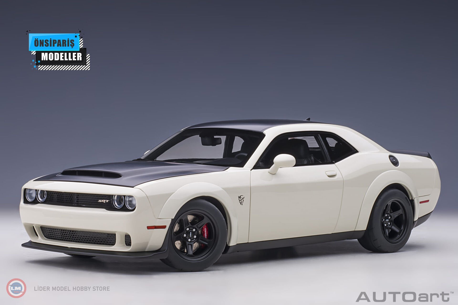 1:18 Dodge Challenger SRT Demon (Knuckle White)