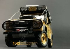 1:43 1993 Land Rover Defender 110 Camel Trophy Sabah Malasia