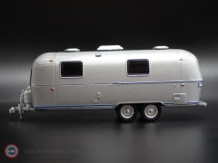 1:64 1972 Airstream Land Yacht Safari Hitched Homes