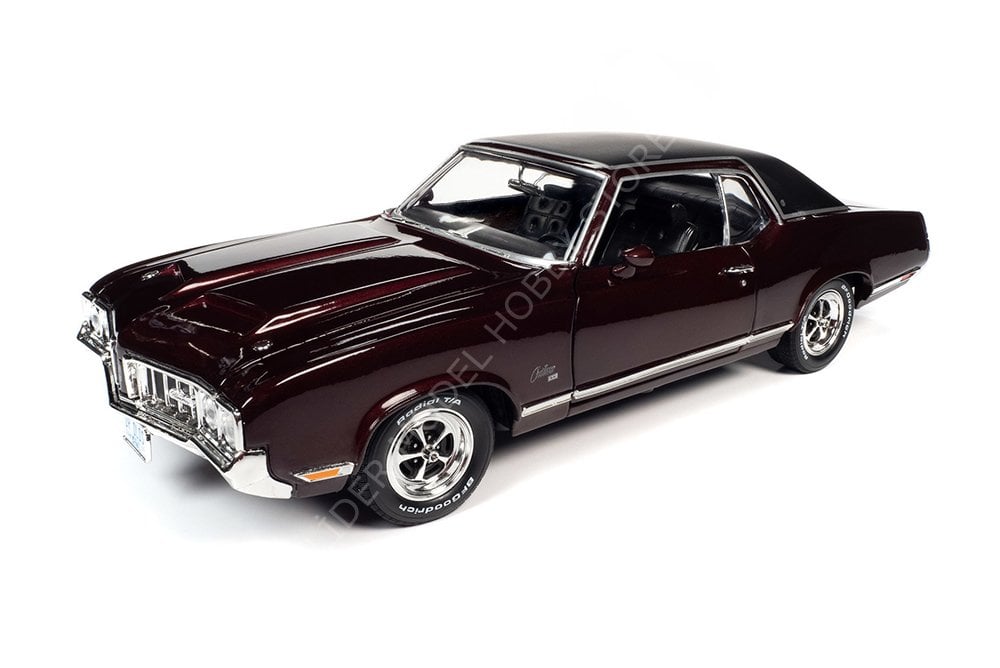 1:18 1970 Oldsmobile Cutlass SX