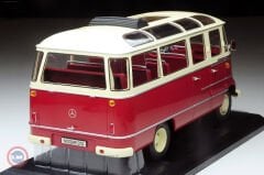 1:18 1960 Mercedes Benz O319 Bus