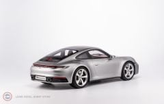 1:8 Minichamps 2020 Porsche 911 (992) CARRERA 4S