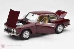 1:18 1973 Alfa Romeo 2000 GTV