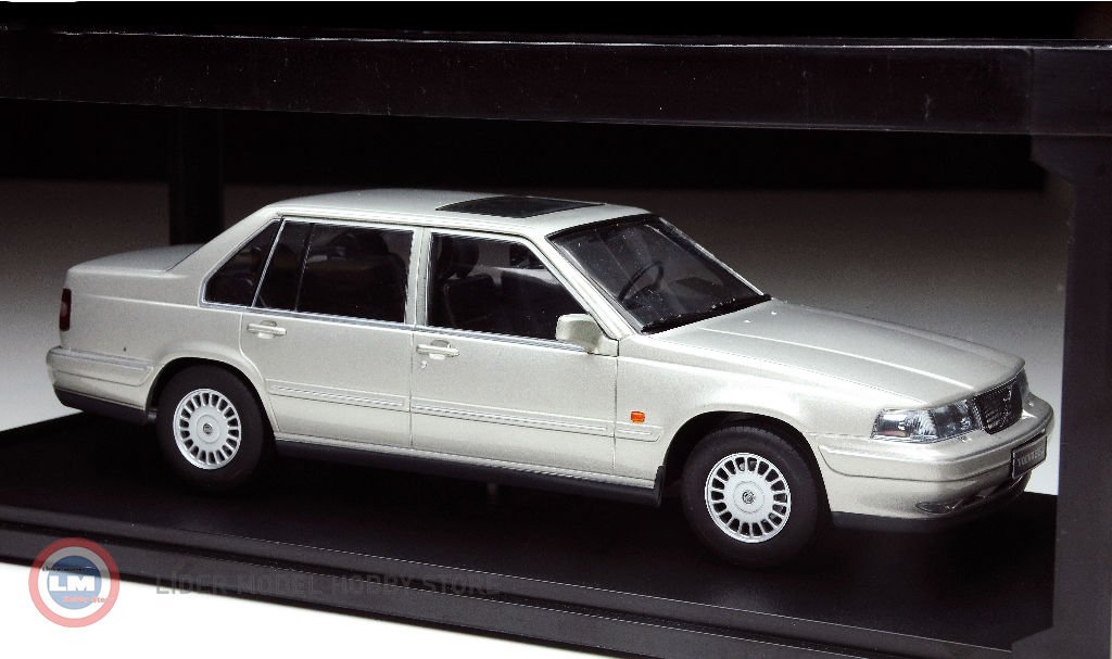 1:18 1996 Volvo 960