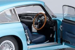 1:18 Autoart Aston Martin DB5 Carribean Pearl