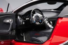 1:12 2017 Bugatti Chiron (Italian Red  Nocturne Black)