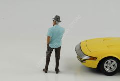 1:18 American Diorama Car Show Figure #1 38209