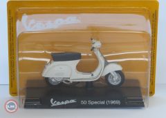 1:18 1969 Vespa 50 Special