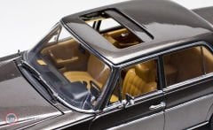 1:18 1967 Mercedes Benz 200D Strich 8 Limousine W114