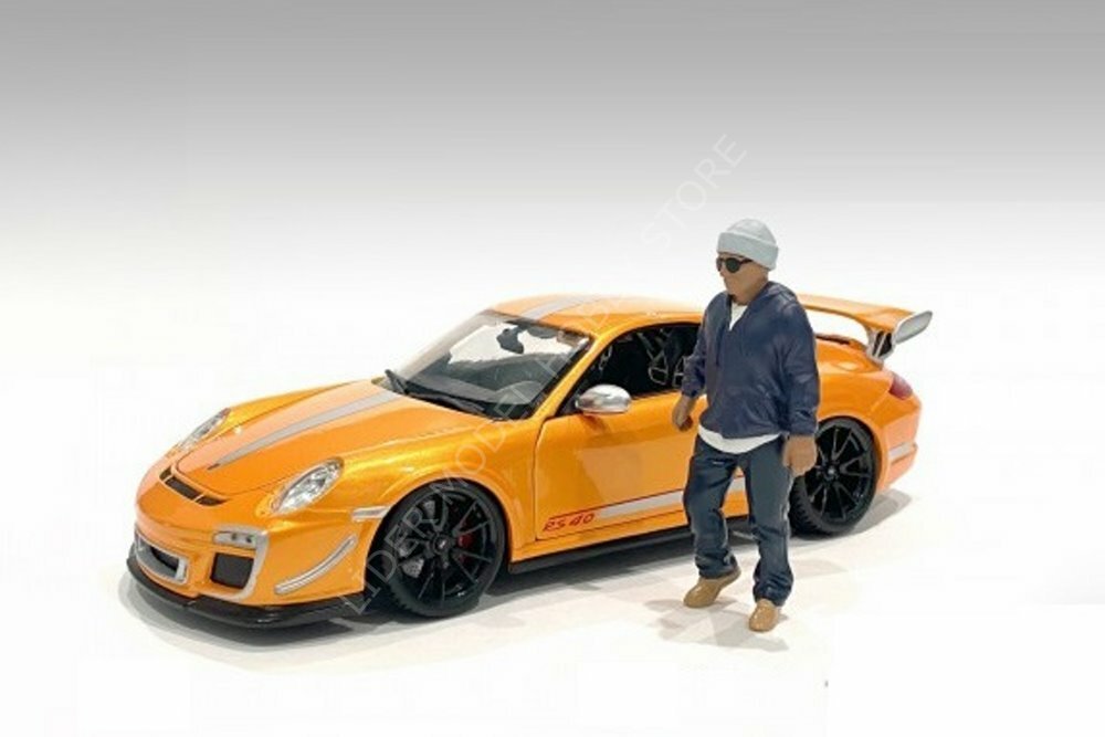 1:18 American Diorama Car Meet Figure #4 76280