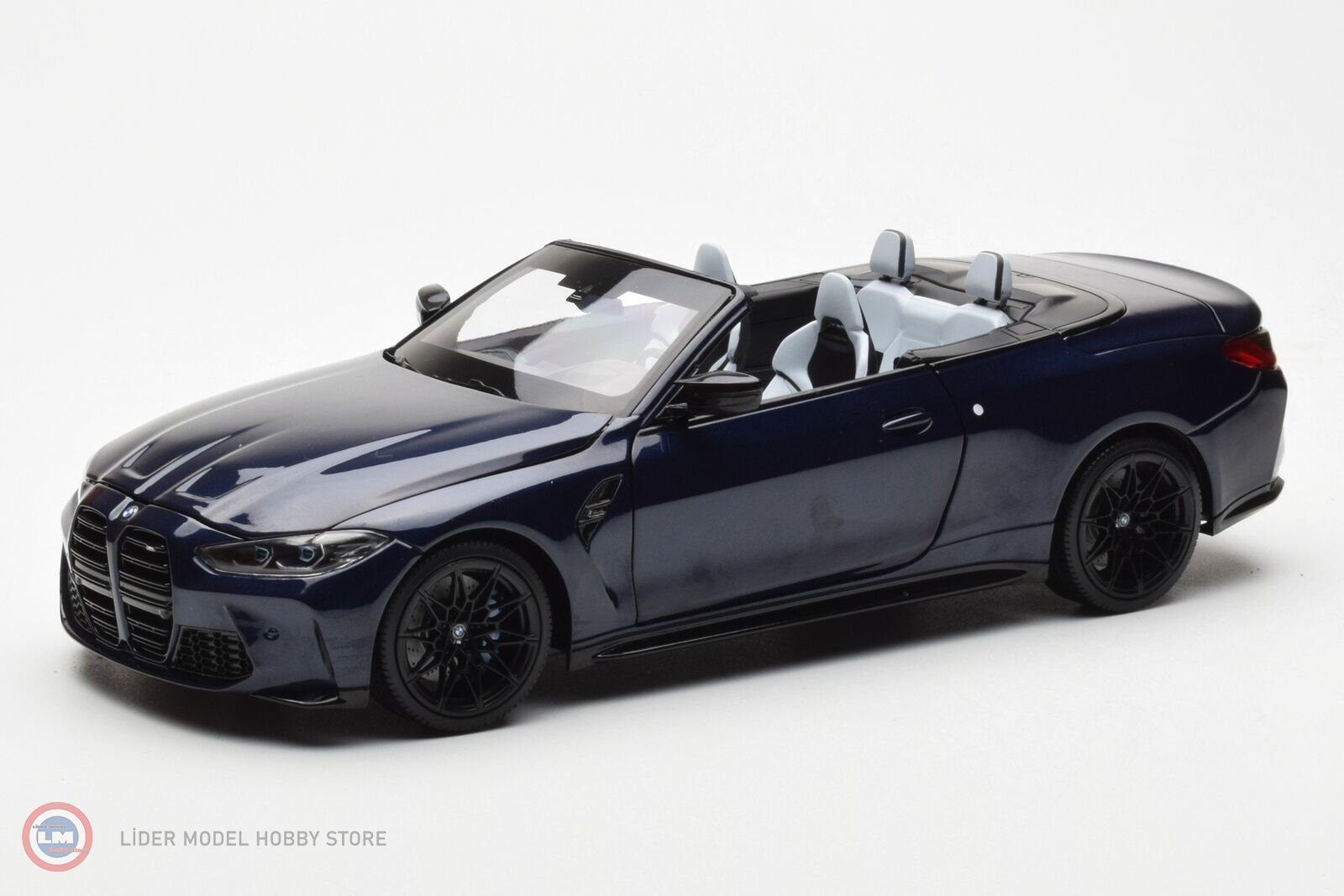 1:18 2020 BMW M4 Cabriolet Dark Blue