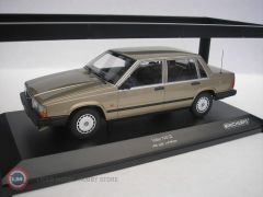 1:18 1986 Volvo 740 GL