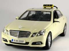 1:18 2010 Mercedes Benz E Class E350 C207 Taxi