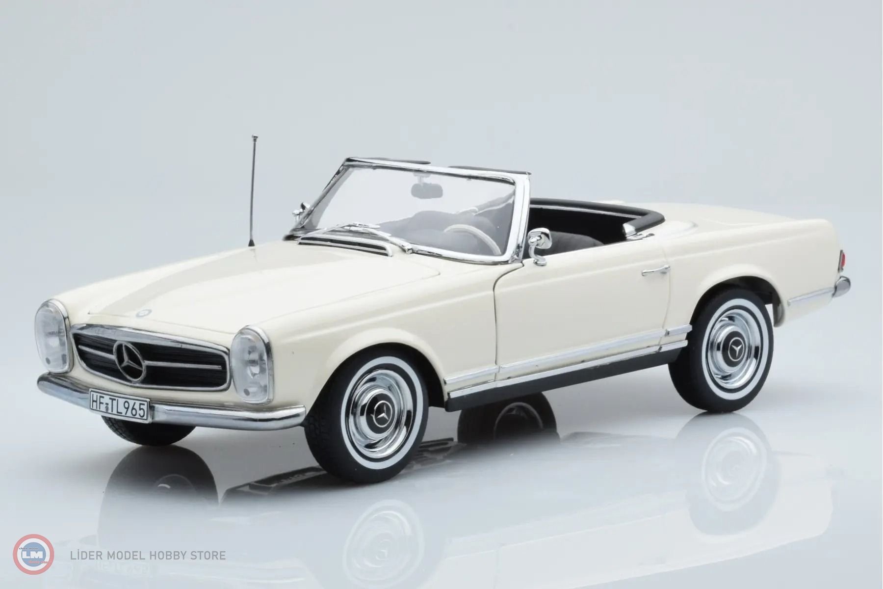 1:18 1963 Mercedes Benz 230 SL W113 HardTop Pagoda