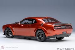 1:18 2022 Dodge Challenger RT SCAT PACK SHAKER WIDEBODY 71773 - (Sinamon Stick)