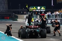 1:12 Mercedes Benz AMG Petronas #44 Abu Dhabi GP 2024 Formula 1 W15 EQ - LAST RACE - Lewis Hamilton Figürlü + Showcase
