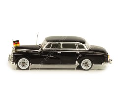 1:43 1962 Mercedes 300D W189