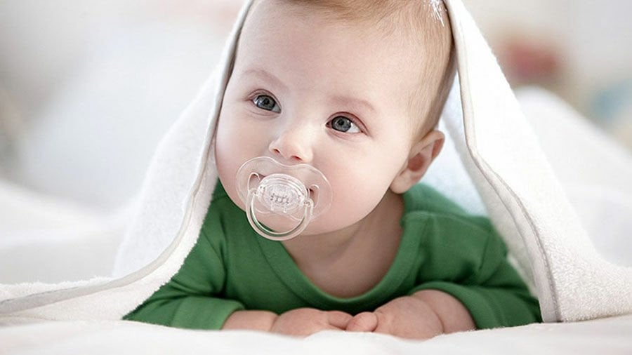 Bebeklerde Emzik Seçimi Nasıl Olmalıdır?