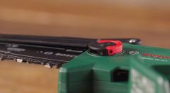 BOSCH EasyChain 18V-15-7 Şarjlı Zincirli Budama Makinası 18 Volt (Akü ve Şarj Aleti Hariç)