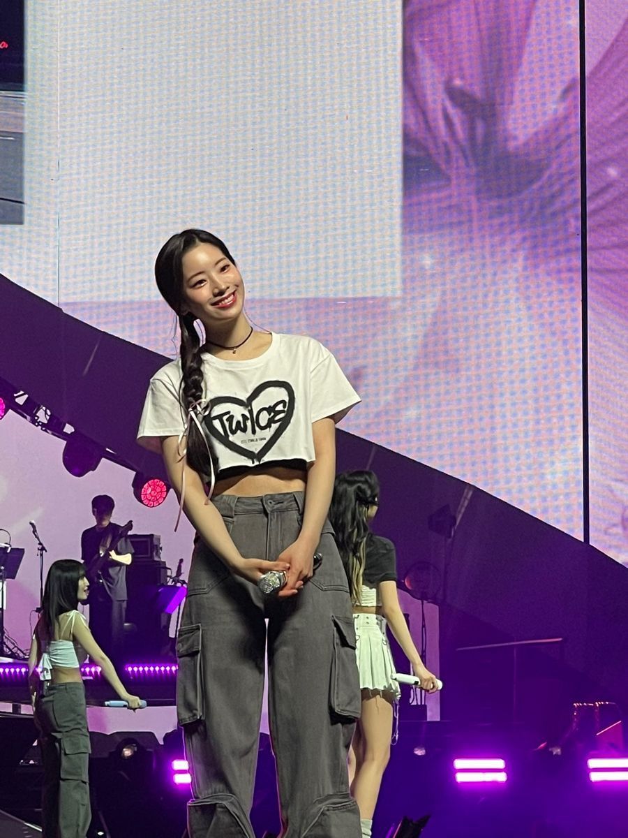 Twice Konser Crop Tshirt