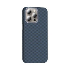iPhone 15 Pro Max Kılıf Kablosuz Şarj Özellikli Karbon Fiber Görünümlü Gros Kapak