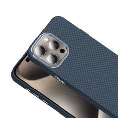 iPhone 15 Pro Max Kılıf Kablosuz Şarj Özellikli Karbon Fiber Görünümlü Gros Kapak