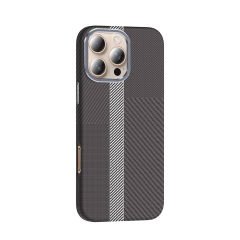 iPhone 16 Pro Max Kılıf Kablosuz Şarj Özellikli Karbon Fiber Görünümlü Gros Kapak