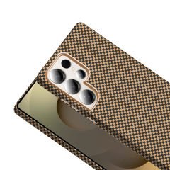 Samsung Galaxy S25 Ultra Kılıf Kablosuz Şarj Özellikli Karbon Fiber Görünümlü Gros Kapak