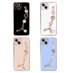 iPhone 15 Plus Kılıf El Tutamaçlı Kamera Korumalı Taka Silikon Kapak