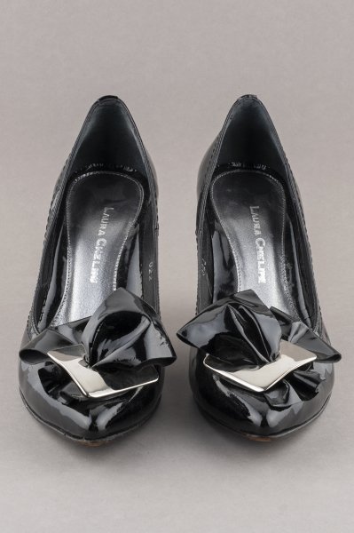 Laura Chelini Önü Tokalı Rugan Ayakkabı
