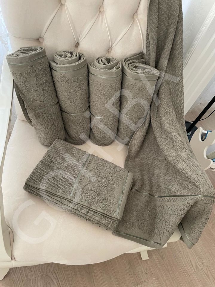 Premium Kabartma Çiçek Detaylı Banyo Havlusu