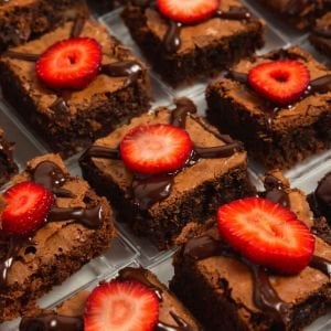 Mini Çilekli Brownie - Adet