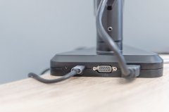 USB-C Yuvalı Monitör Tutucu (5 Bağlantı Noktası) 30'' Maksimum 9 KG Siyah
