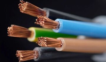 Öznur Kablo 25 mm Nyaf Çok Telli Bakır Elektrik Kablosu Kırmızı 100 Metre