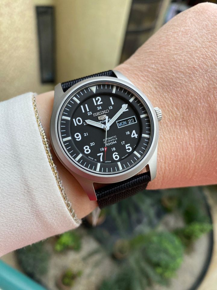 Seiko 5 Japan SNZG15J1 Otomatik Nato Siyah 10 ATM 42 mm Erkek Kol Saati