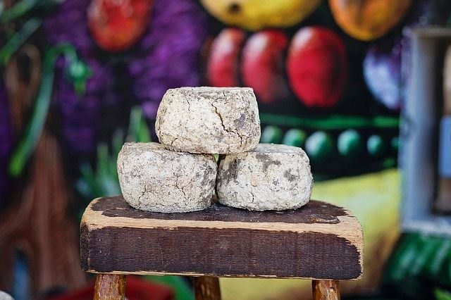 Fransa’da Doğan Gurme Lezzet: Rokfor Peyniri