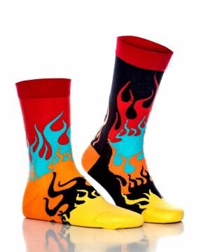 Farklı Tekli Çorap Renkli Alev Desenli