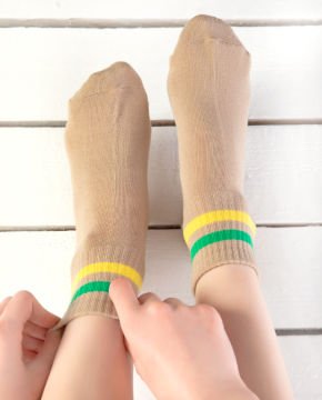 Sarı-Yeşil Çizgi Desen Bej Soket Çorap