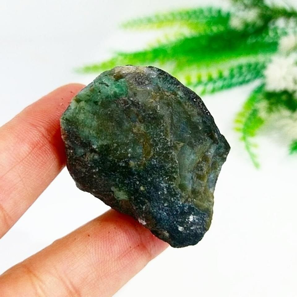 Biotite Zümrüt Doğal Taş Kütle - MNR1030