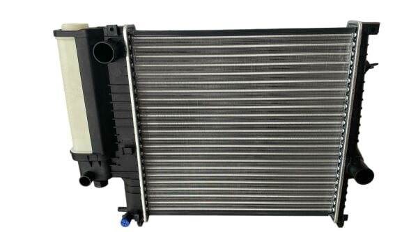 SU RADYATORÜ / BMW E30-E36-M40-M42-M43-M44-M50-M52 / 17111723990-17101247145-80695