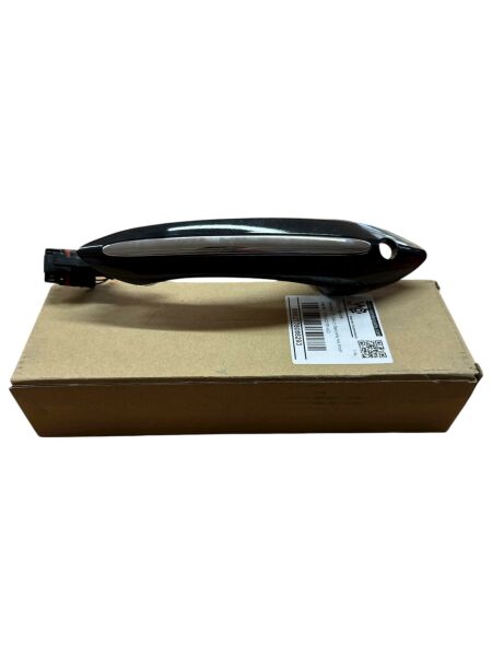 KAPI KOLU ÖN DIŞ SOL SİYAH DELİKLİ DÜZ / BMW F10 LCI-F01 LCI / 51217231931BK