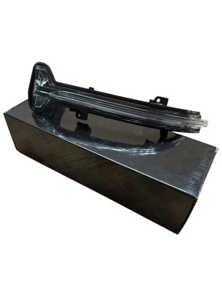 AYNA SİNYALİ SAĞ BEYAZ / BMW G20 LCI 2019- / 63137498160