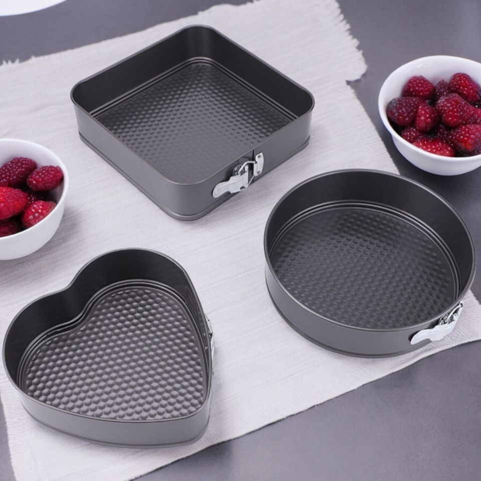 3 Parça Metal Kelepçeli Black 3 Boy Kalp Kare Yuvarlak 3'lü Kek Kalıbı Seti
