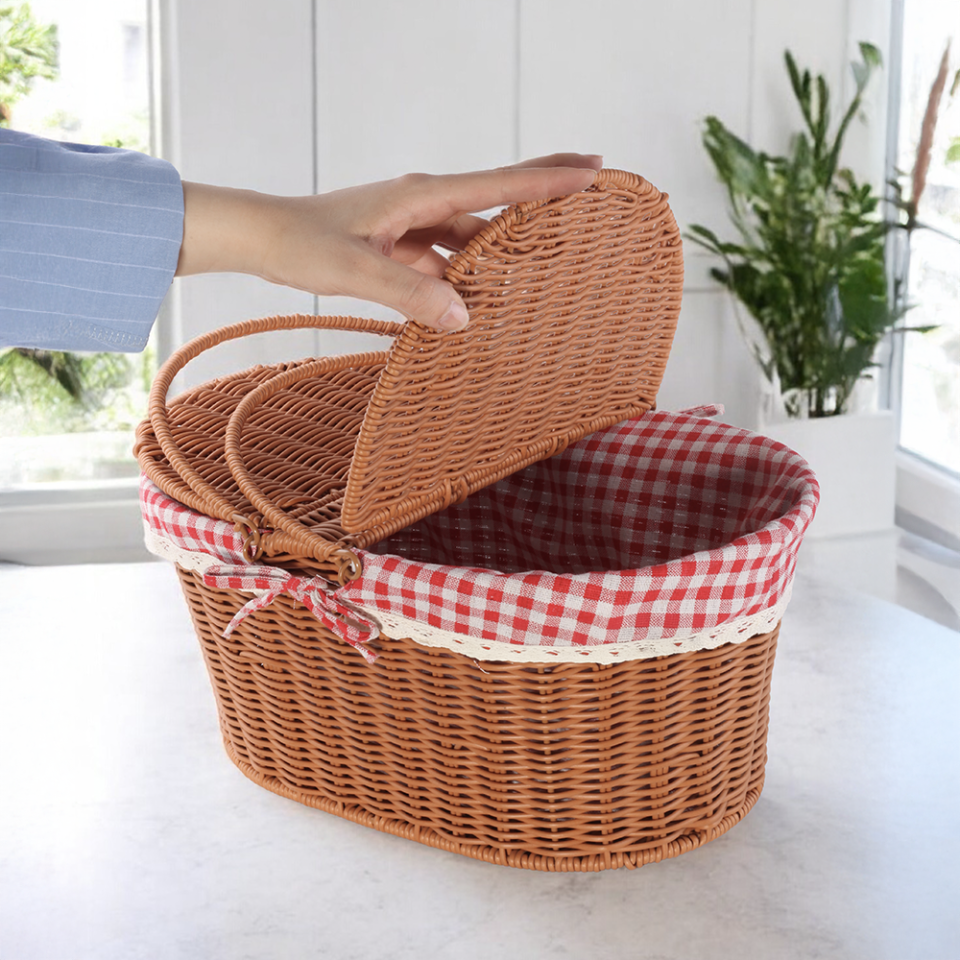 Rattan Oval Piknik Sepeti – Kapaklı, Kulplu, Ekoseli Kumaşlı, Şık Taşıma Sepeti