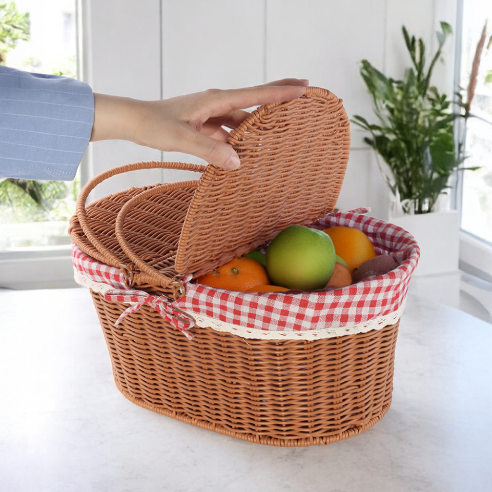 Rattan Oval Piknik Sepeti – Kapaklı, Kulplu, Ekoseli Kumaşlı, Şık Taşıma Sepeti