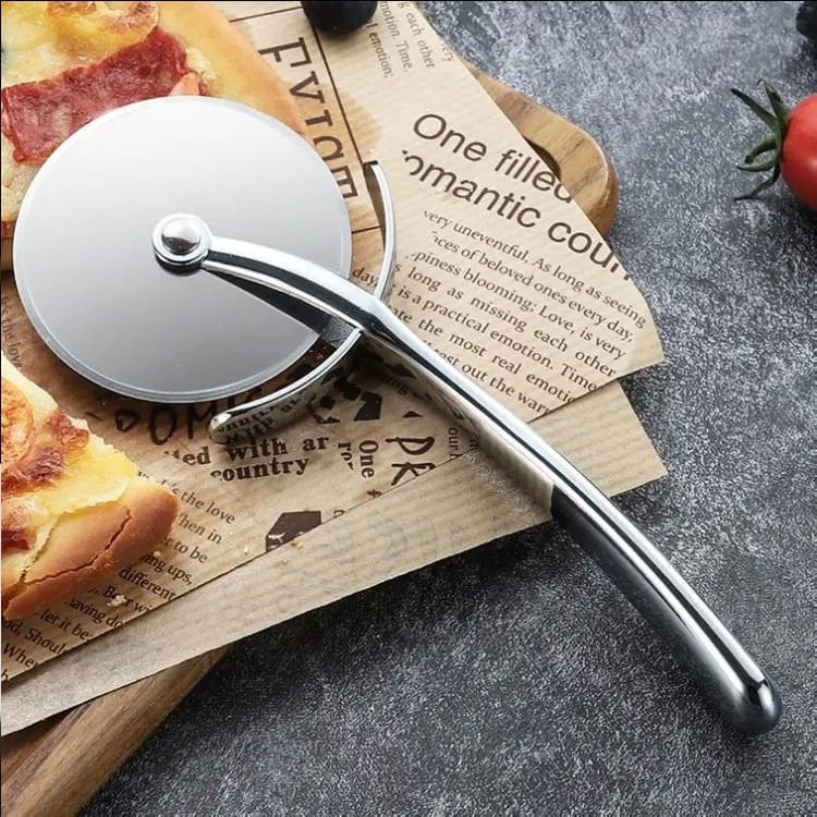 Paslanmaz Çelik Pizza Kesici – Döner Bıçaklı Pratik Ergonomik Mutfak Aparatı