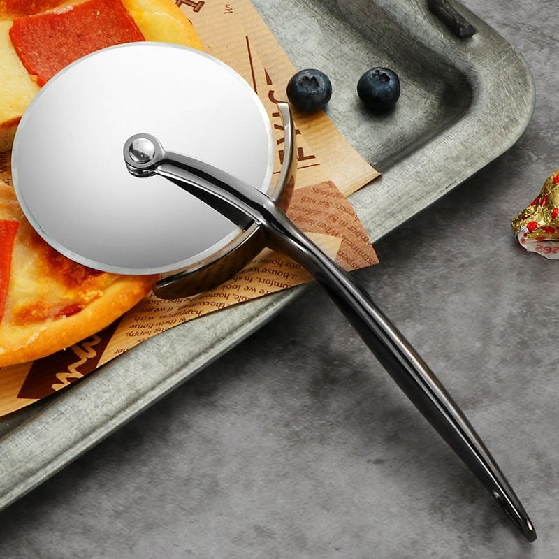 Paslanmaz Çelik Pizza Kesici – Ergonomik Saplı Pratik Döner Bıçak Aparatı