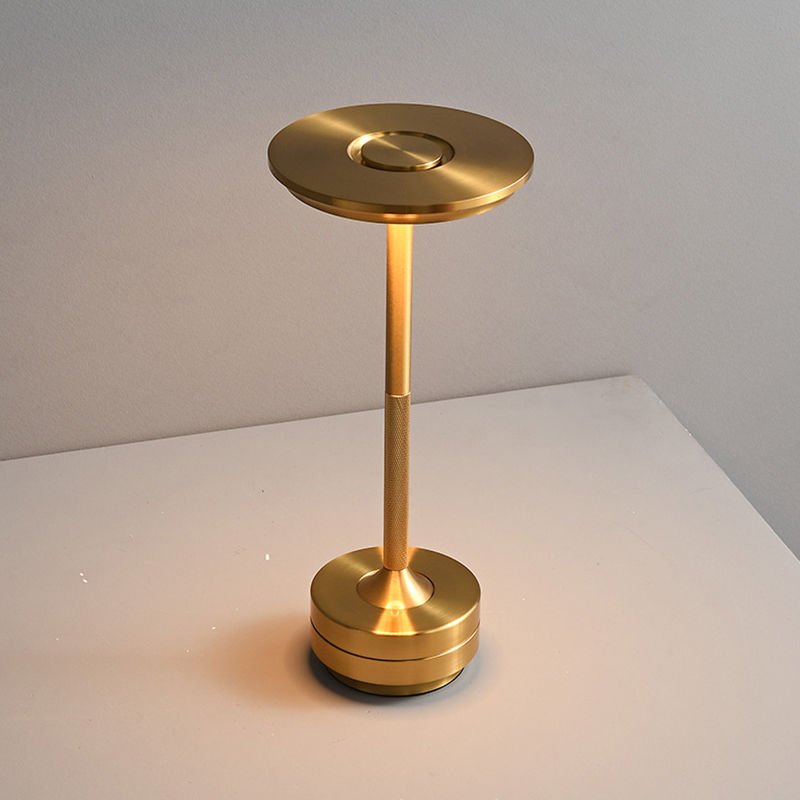 Gold Usb Şarjlı Dokunmatik LED Masa Lambası – 3 Kademeli Işık, Modern Tasarım