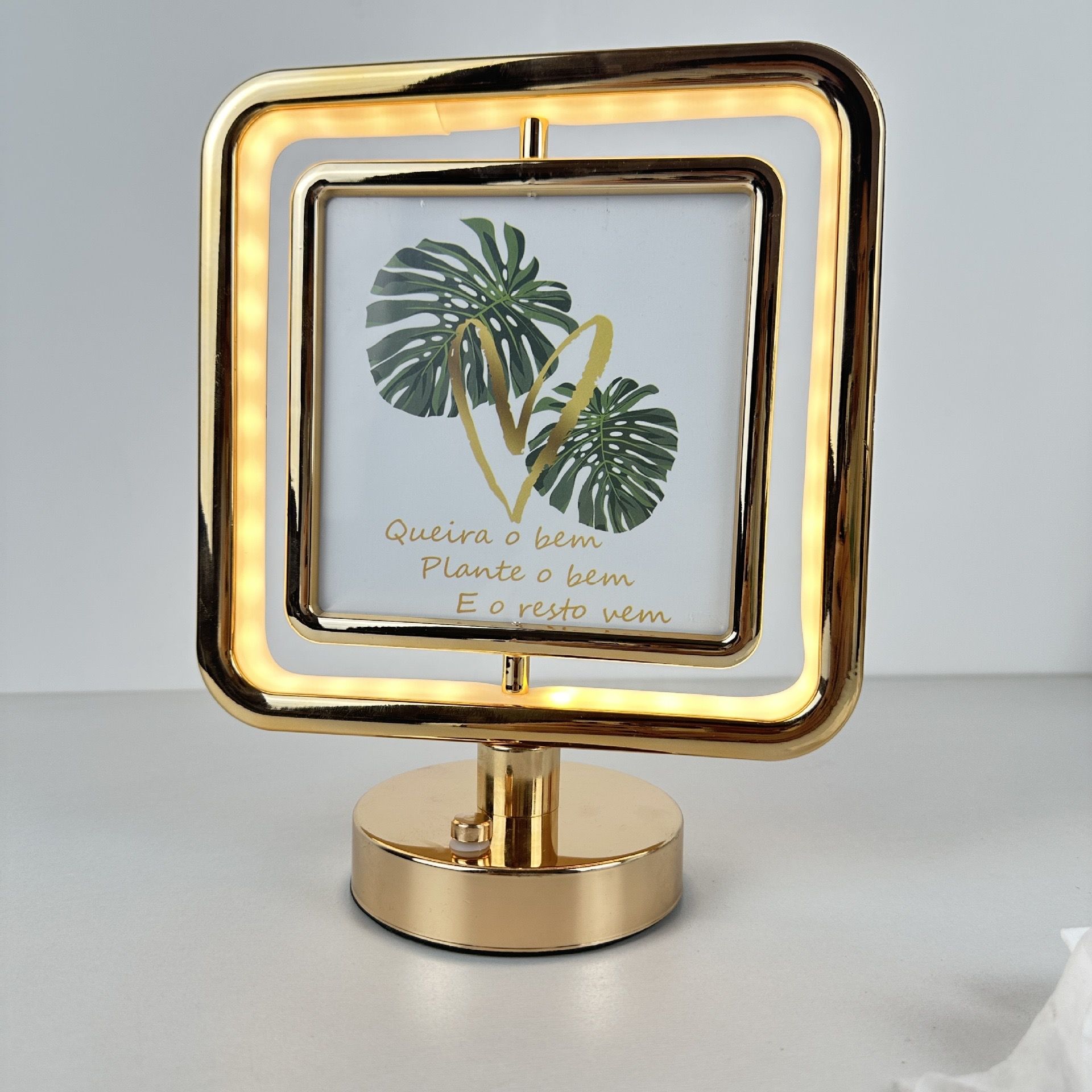 Gold Kare Şekilli USB Şarjlı LED Aydınlatmalı Masaüstü Makyaj Aynası