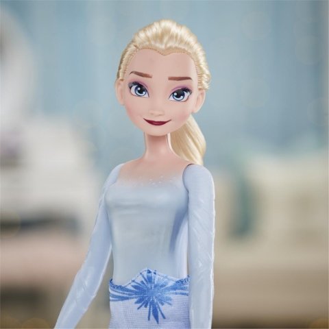 Hasbro Disney Frozen Elsa nın Işıklı Su Sihri F059